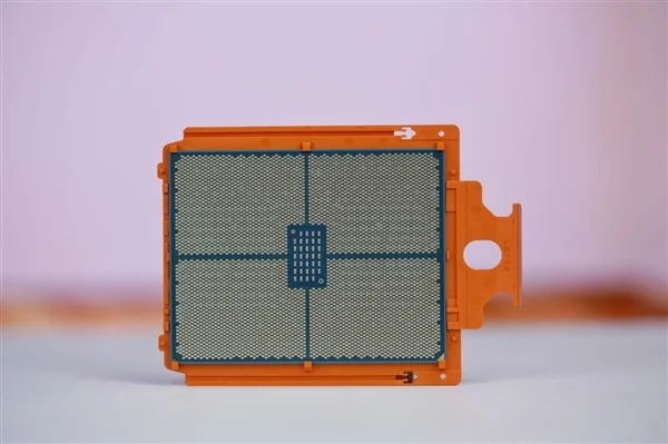最強桌面CPU！AMD銳龍線程撕裂者9970X/9980X圖賞