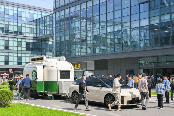 李想：理想i6新顏色正式命名為“云朵黃” 9月底開始交車