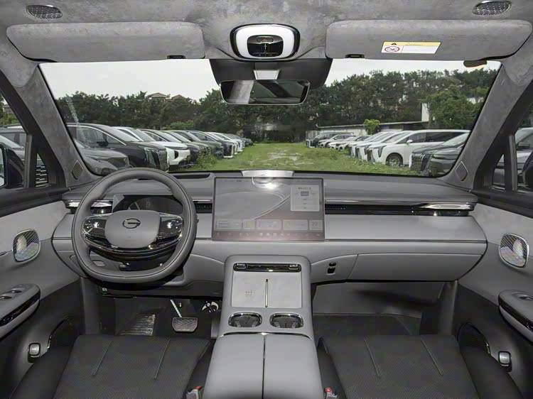 擊穿20萬級SUV價(jià)格天花板,領(lǐng)克08 EM-P上市