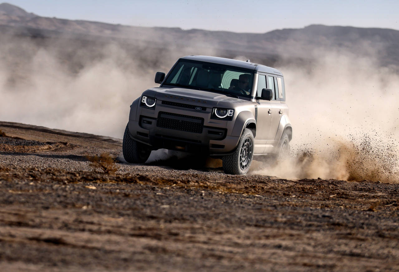 擁有路虎衛(wèi)士OCTA的人,大概率也擁有值得羨慕的人生