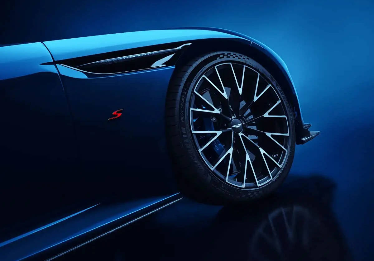 升級至690馬力/3.4秒破百 阿斯頓·馬丁DB12 S官圖發布