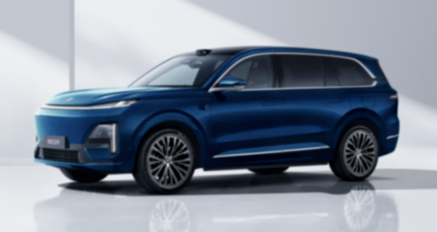 深藍S09“加配不加價”反遭差評潮,115億虧空難撐高端夢