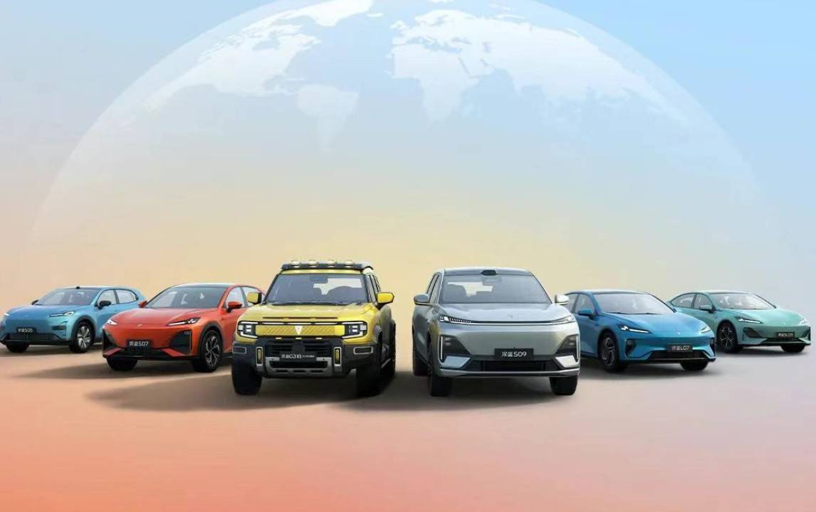 深藍S09“加配不加價”反遭差評潮,115億虧空難撐高端夢