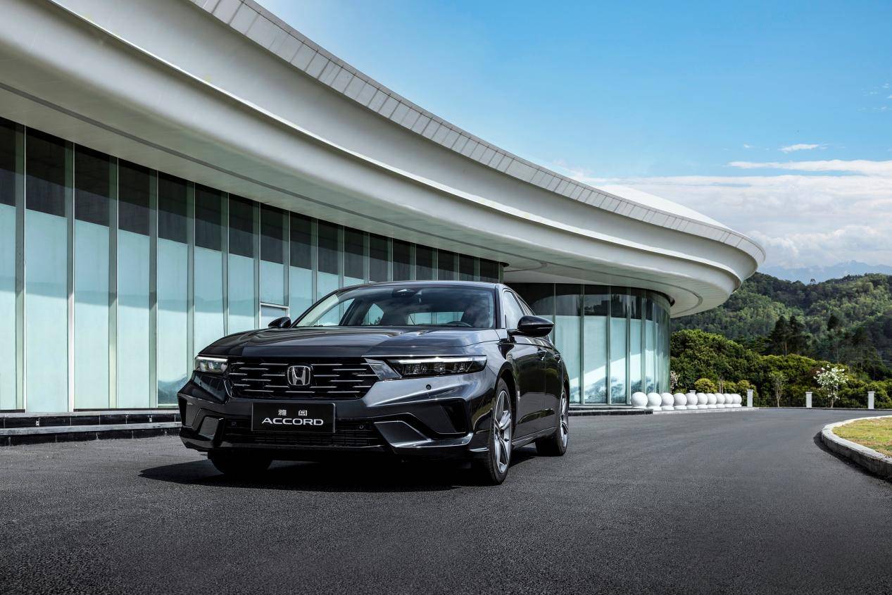 別卷軸距了!雅閣用吉尼斯級操控告訴你:B級車的尊嚴是開出來的