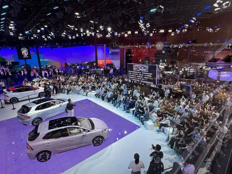 上汽集團(tuán):以創(chuàng)新驅(qū)動(dòng)變革 以用戶定義價(jià)值