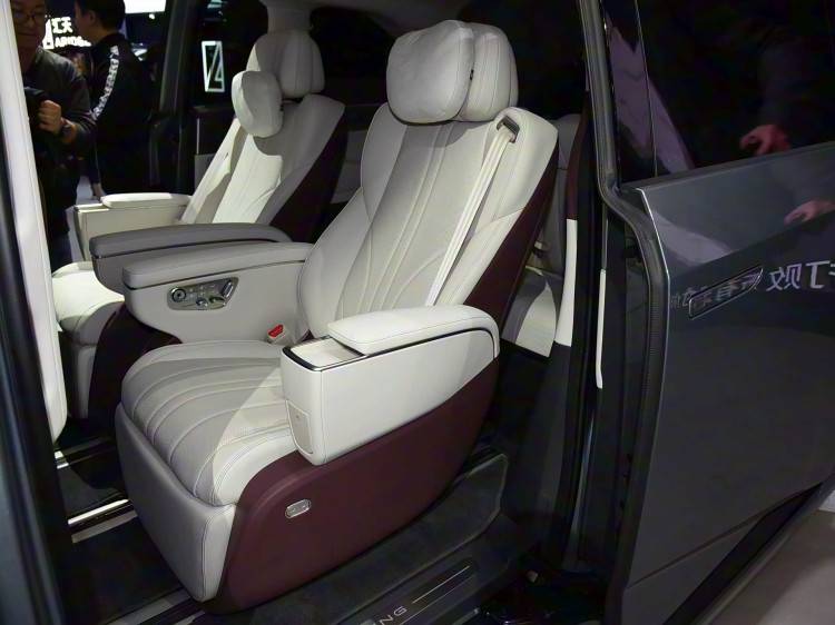 11月份五款高端綠牌MPV汽車備戰廣州車展!