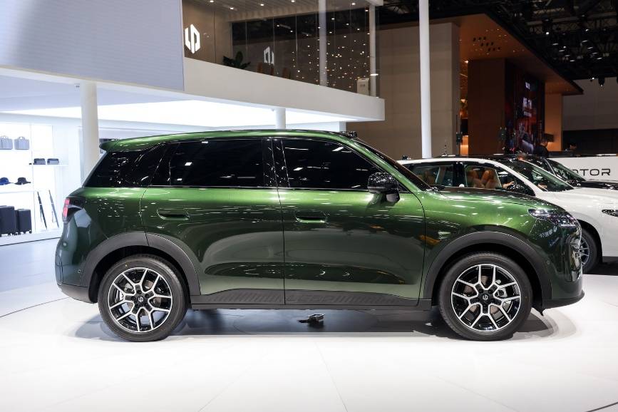 零跑A10首次亮相,懸念拉滿,十萬內(nèi)到底能做到什么水平?