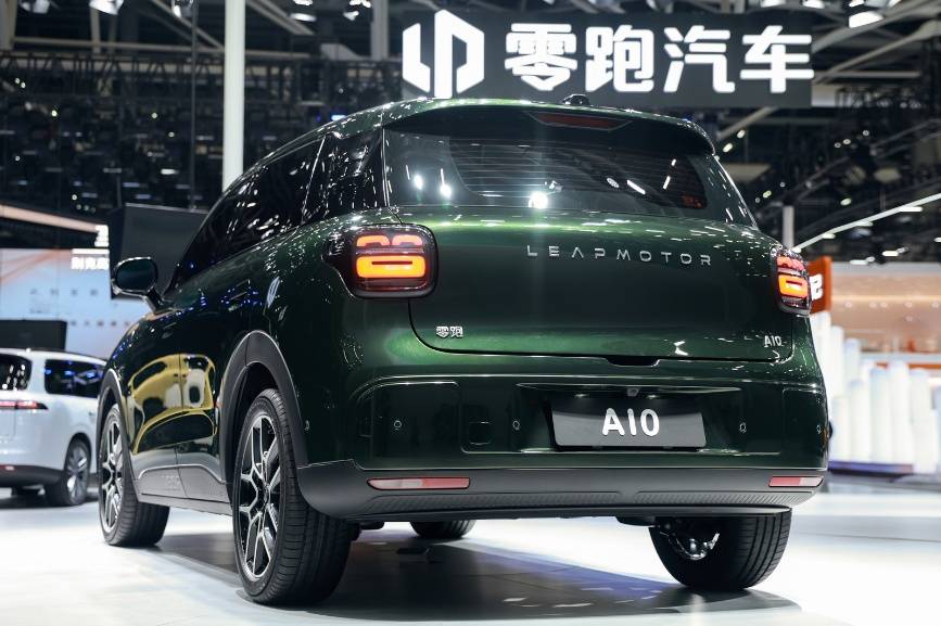 零跑A10首次亮相,懸念拉滿,十萬內(nèi)到底能做到什么水平?