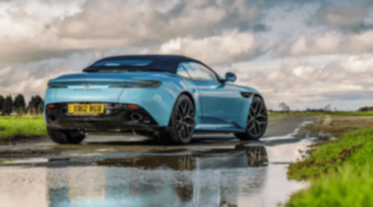 阿斯頓·馬丁DB12 Volante:拳打賓利歐陸GTC,腳踢法拉利Roma Spider