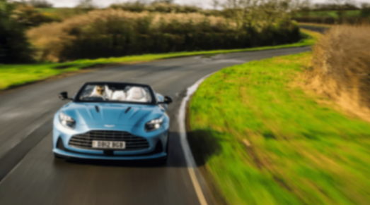 阿斯頓·馬丁DB12 Volante:拳打賓利歐陸GTC,腳踢法拉利Roma Spider