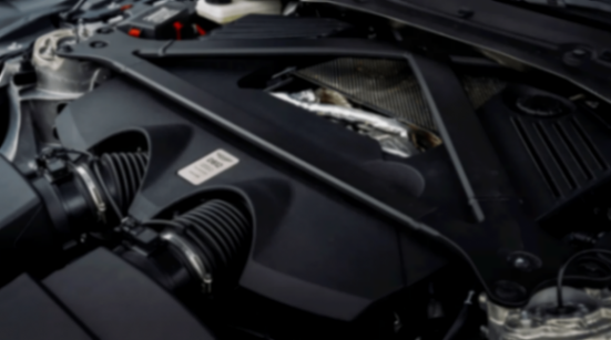 阿斯頓·馬丁DB12 Volante:拳打賓利歐陸GTC,腳踢法拉利Roma Spider