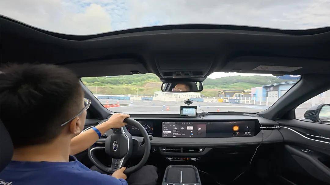 新能源風(fēng)味的燃油轎車,就該這樣?