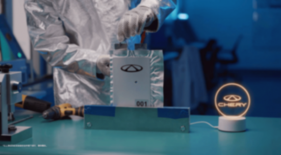 廠家汽車廠商演示智能座艙炫酷交互和高階智駕的自動泊車,固態電池提速,普及再等5年