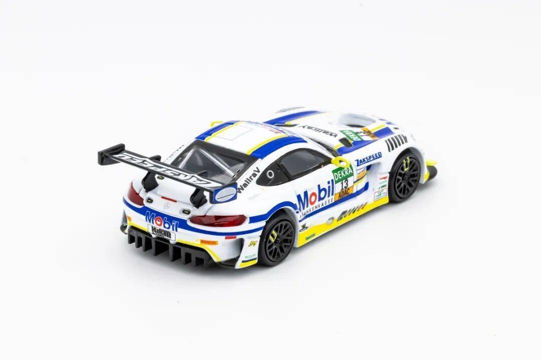 梅賽德斯-AMG GT3是一款專為GT3賽事打造的高性能賽車,代表了奔馳在賽車運動領域的頂尖技術水準