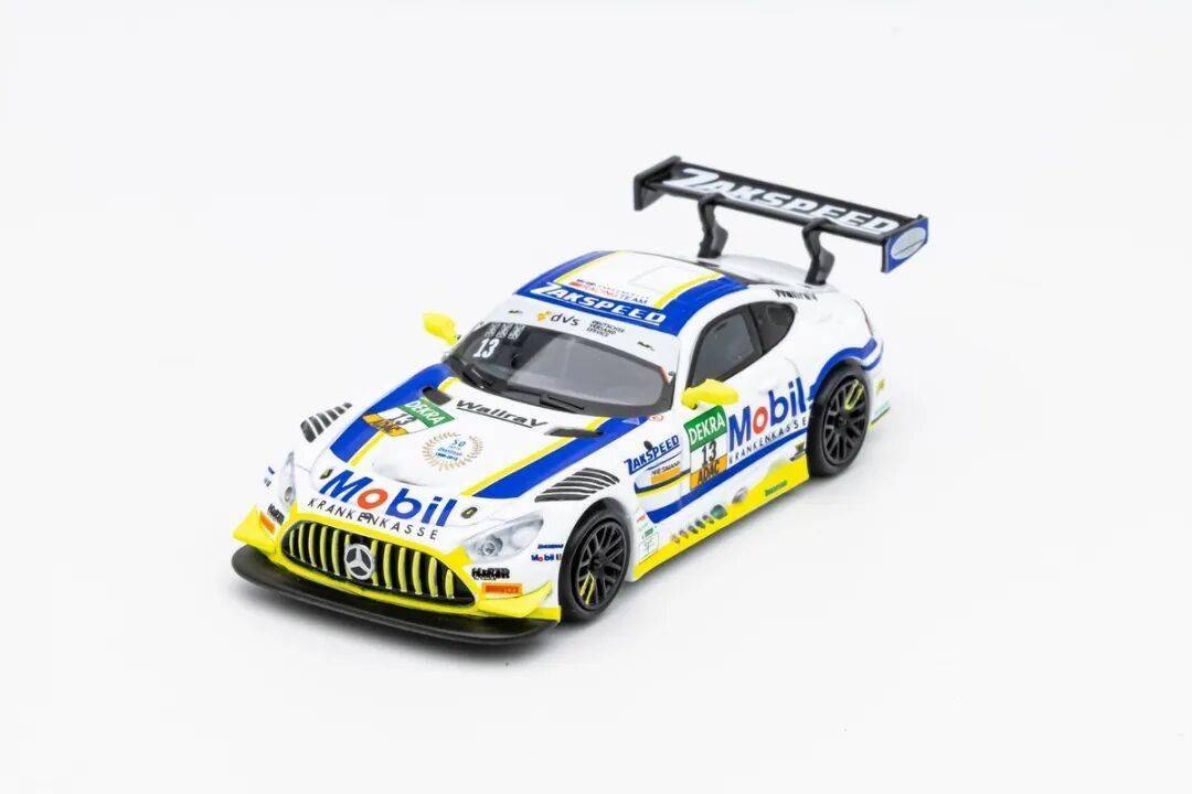 梅賽德斯-AMG GT3是一款專為GT3賽事打造的高性能賽車,代表了奔馳在賽車運動領域的頂尖技術水準