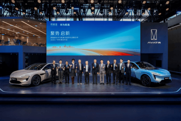 年銷300萬輛沖刺:吉利穩(wěn)了?長安、奇瑞最后一搏