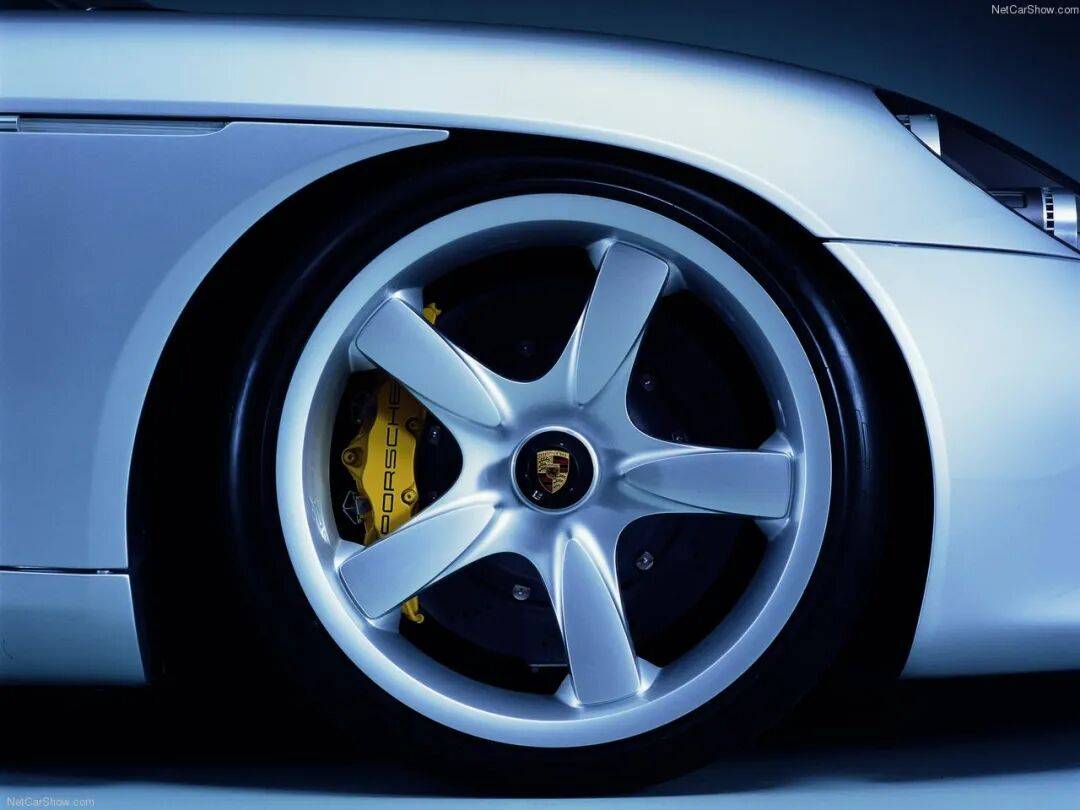 兩千萬的手動擋:能買Carrera GT的人,不關心這車多少錢