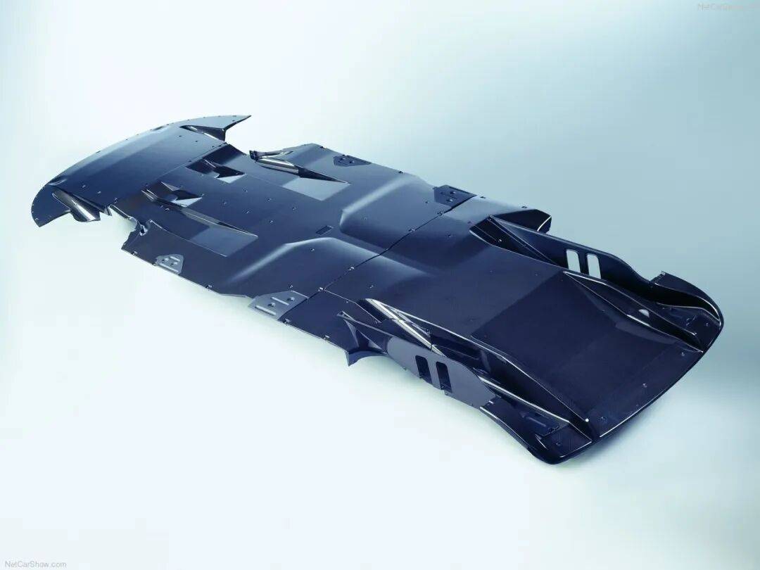 兩千萬的手動擋:能買Carrera GT的人,不關心這車多少錢